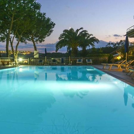 Appartamenti Residence Il Porto 13 E 16 Porto Azzurro Eksteriør billede